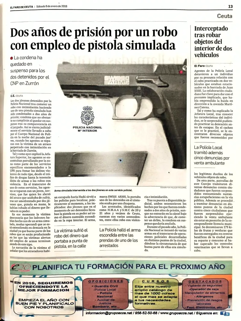 Recorte de prensa titulado «Dos años de prisión por un robo con empleo de pistola simulada» publicado por El Faro de Ceuta.